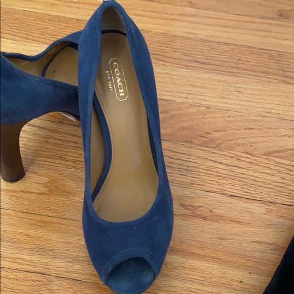 Peep toe pumps - Picture 2 of 6